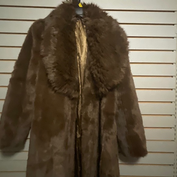 WFFS Brown Faux Fur Maxi Coat with Collar Women's Size Large NWTS Boutique Warm! - Picture 2 of 8